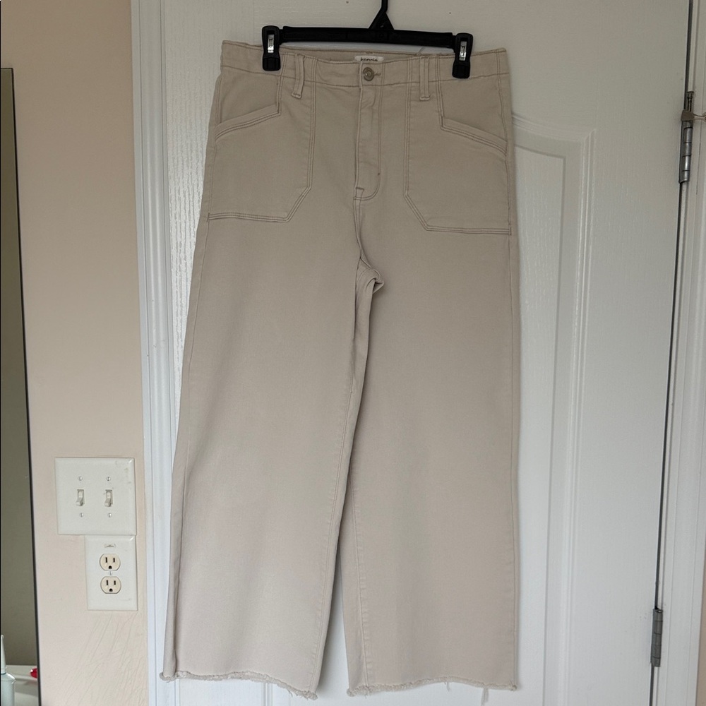 Kensie Cream Wide-Leg Cropped Jeans
